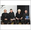 Galeria zdjęć: Montaż słowno-muzyczny Środowiskowego Domu Samopomocy w Krzęcinie. Link otwiera powiększoną wersję zdjęcia.